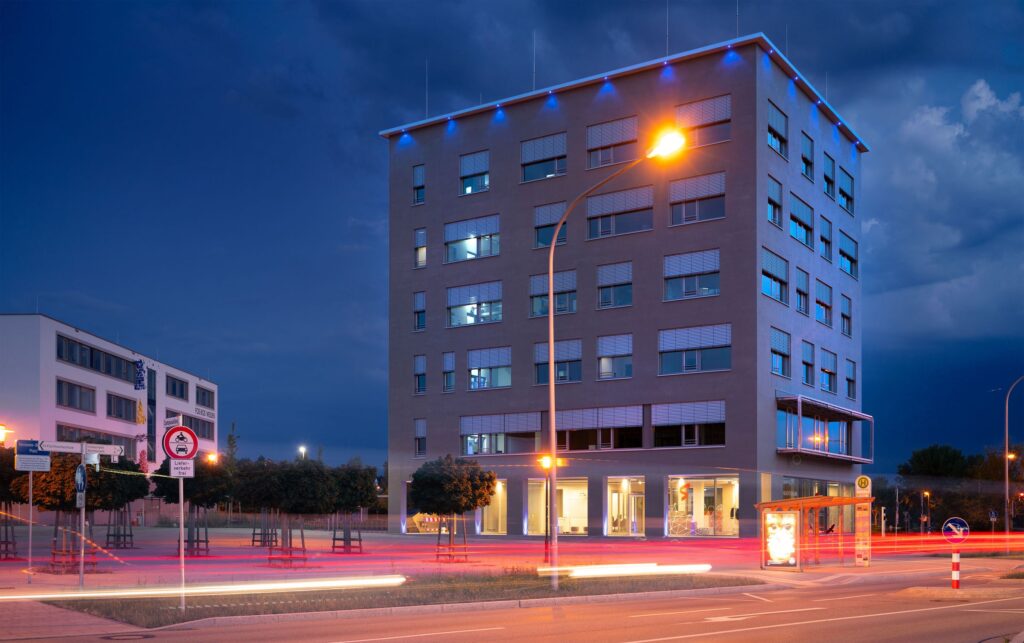 Geschäftshaus E-House