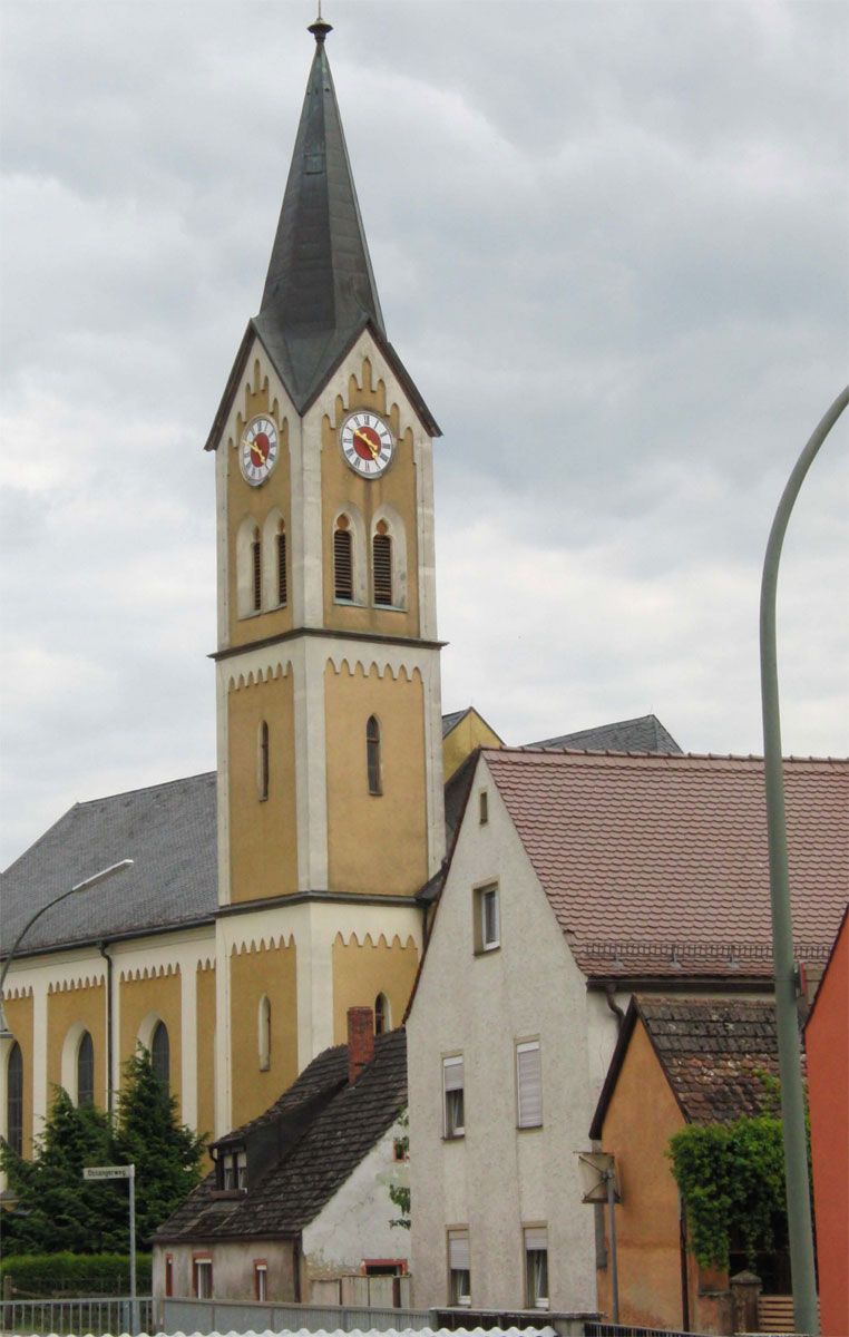 Kirche, Dachstuhl & Glockenanlage, Mantel